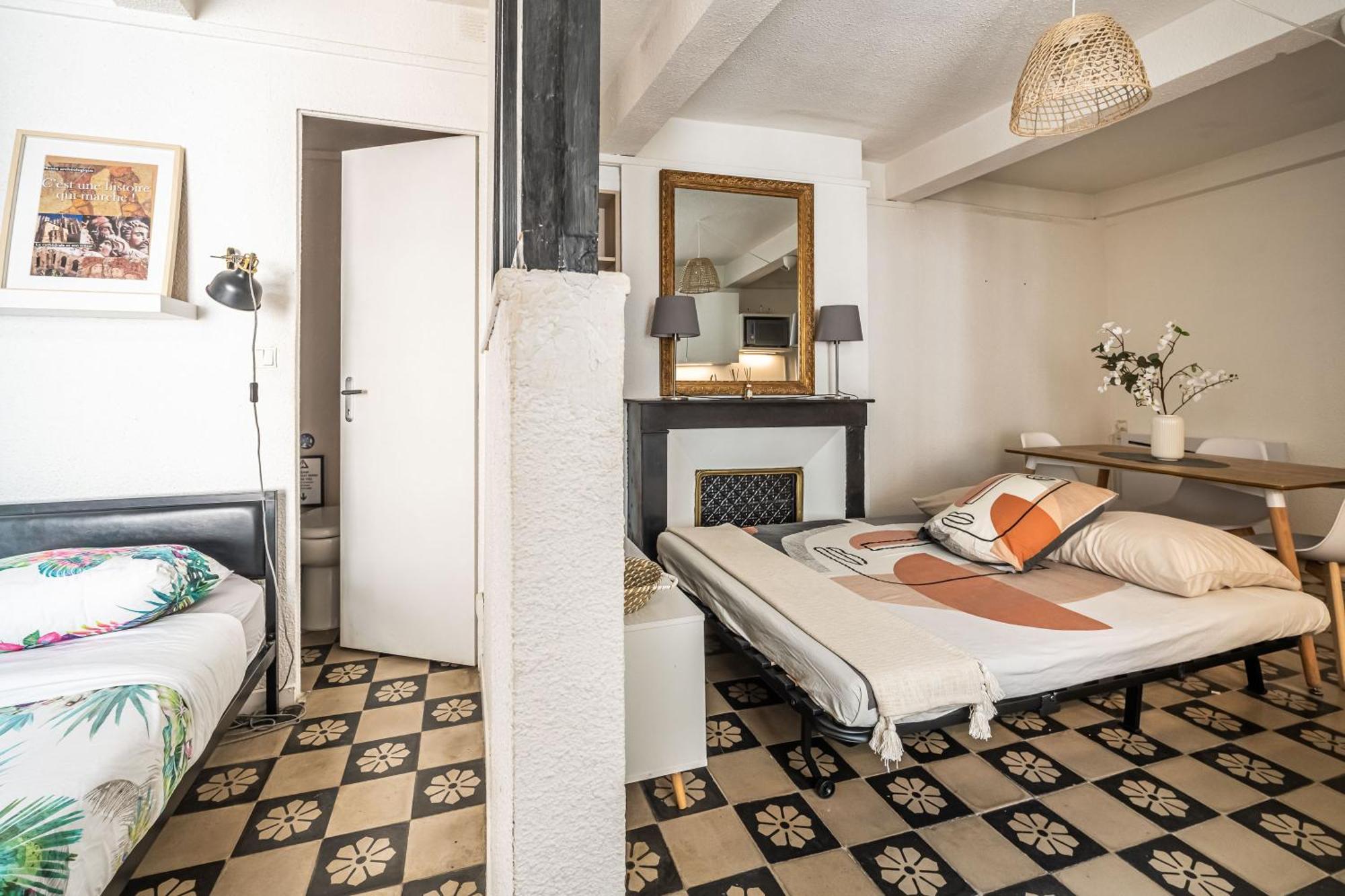 Charmant Studio Rue Droite Narbonne Exterior photo